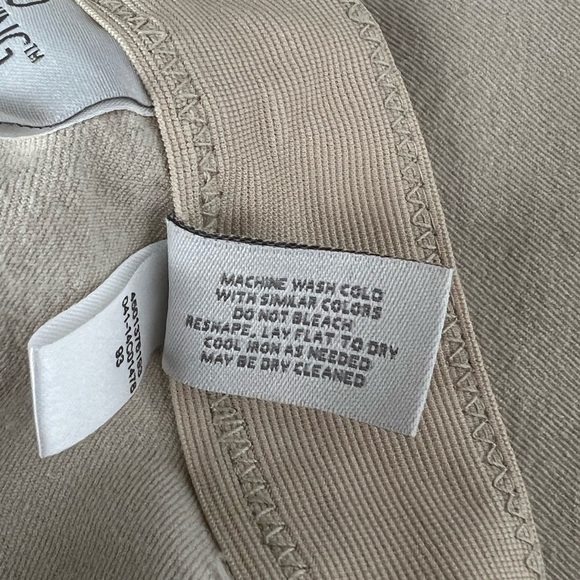 So Slimming by Chico Ankle Pants Sz:2 - Picture 3 of 10